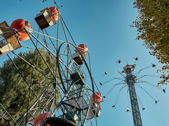 Tivoli-Freizeitpark - Achterbahnfahrten
